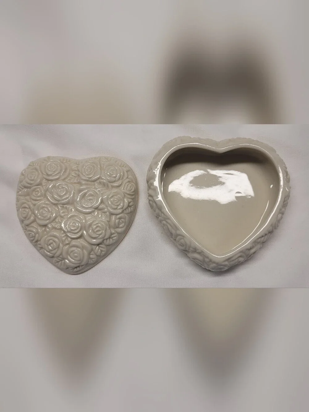 Lenox Porcelain Roses Heart Shaped Off White 24K Gold Trim Vanity Trinket Box